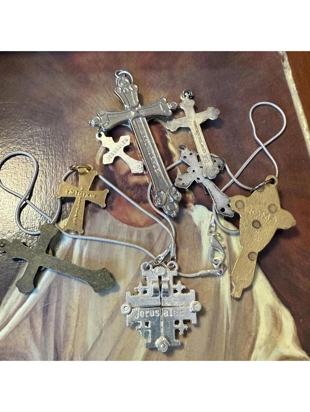 Vintage Mixed Cross Lot- Folding Jerusalem, Providence, Roma, Orthodox- 8 Pcs - Picture 3 of 5